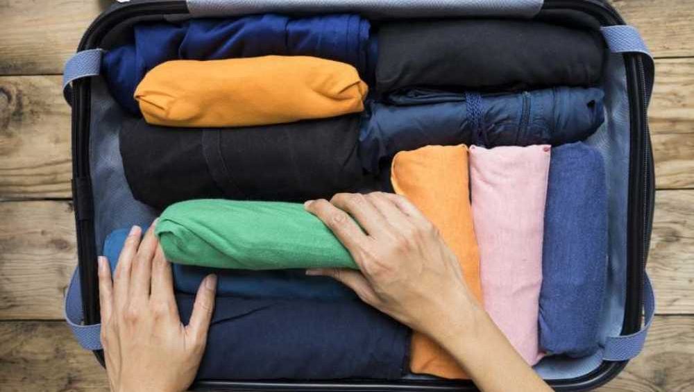 How-to-Roll-Clothes-for-Packing-Cubes[1]